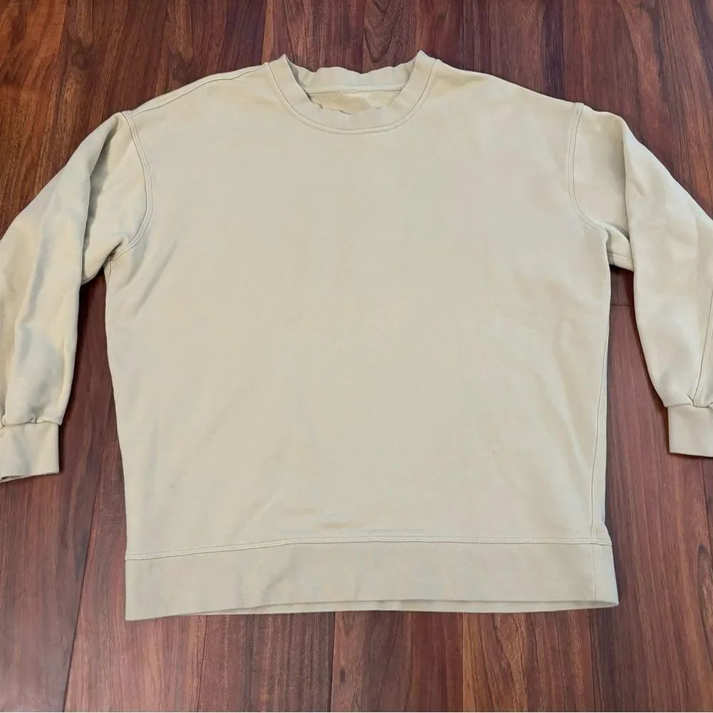 LuLuLemon light yellow/light lime green crewneck sweatshirt